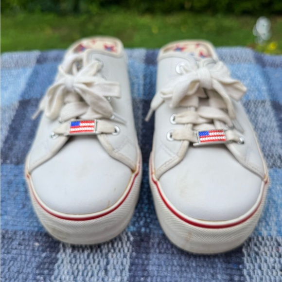 Skechers white Slip-On platform Sneakers with USA 🇺🇸 flag diamond Accents size 7 - Picture 3 of 9